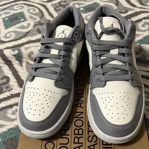 Nike womens Air Jordan 1 Low SE Light steel grey white